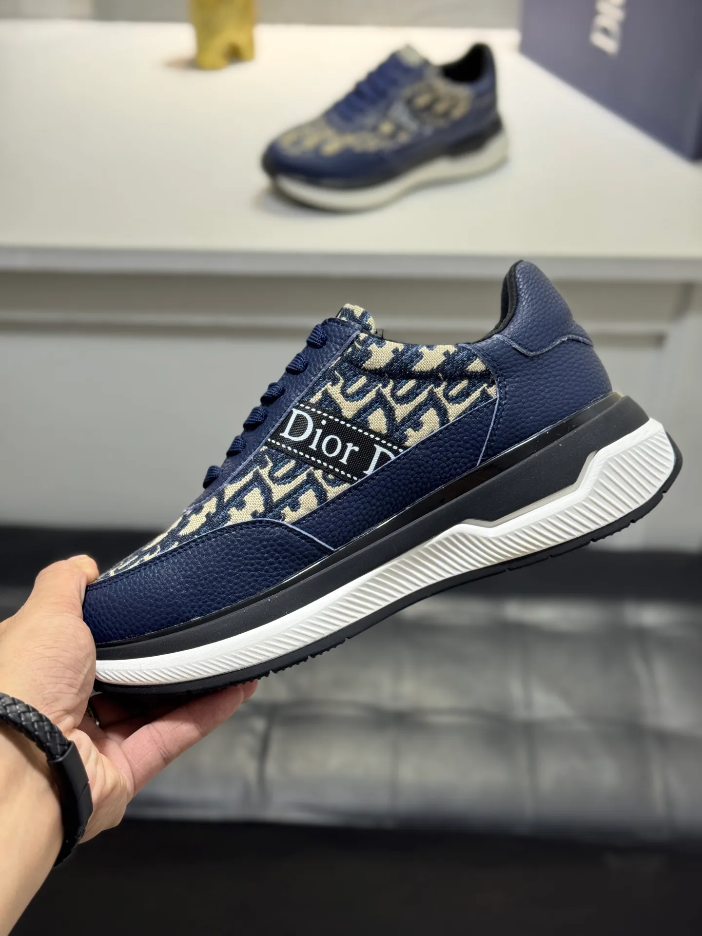 Men's shoes 💰440 [New model] 🦑🦑Dio* (Dior) sneakers, the latest model from the official website 🎁casual and fashionable high-top men's shoes 👟hot style 💥 simple and elegant version, exclusive for trendy men. Unique official website's latest brand elements 👑original decoration, imported cowhide with classic fabrics, fashionable and generous accessories, sheepskin lining, ✅ wear-resistant casual outsole. Size: 38-44 (45 customized